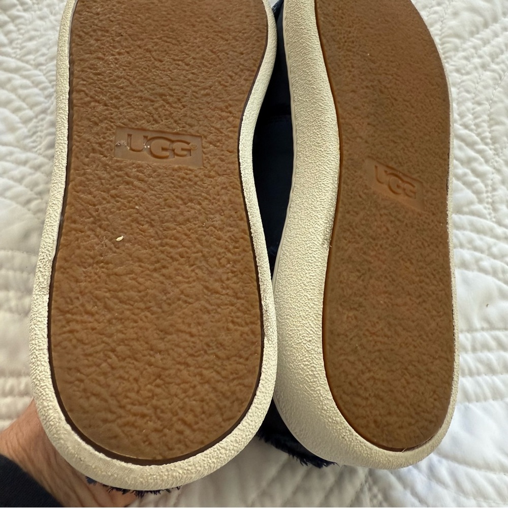 UGG Navy Blue Sneakers size 9 - Picture 6 of 6